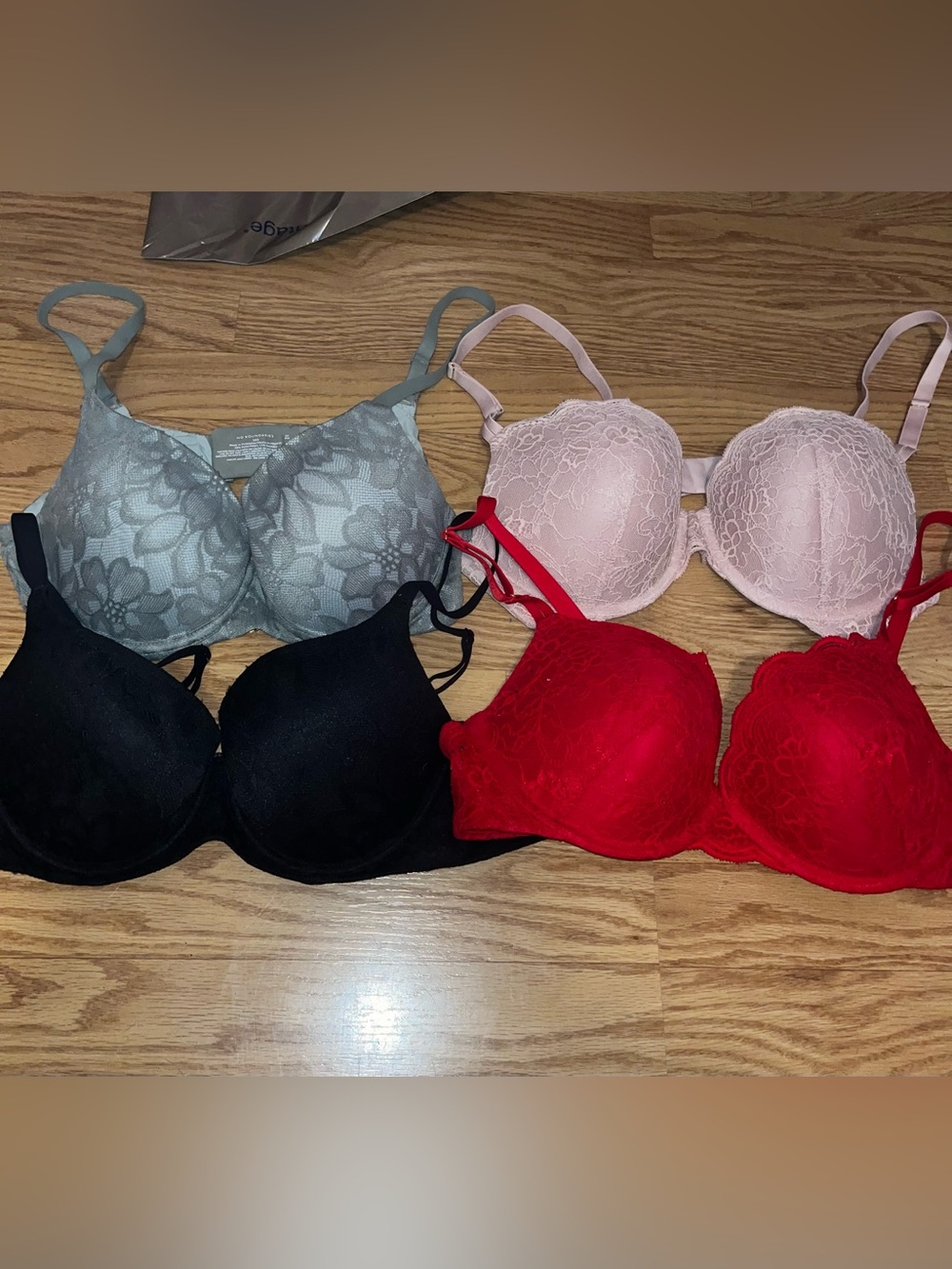 4 Everyday Lace Push-Up Bra - Black, Red, Light Pink, Gray